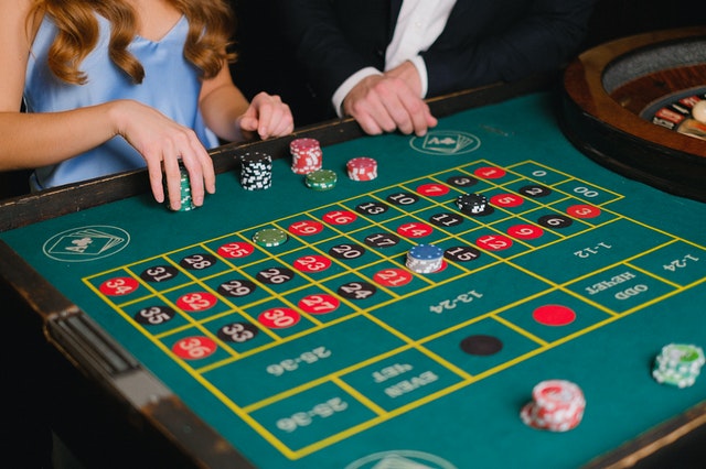 Factors That You Need To Examine Before Select An Online Casino